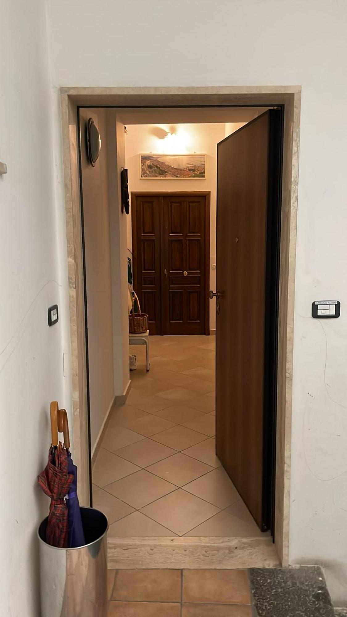 Apartment Brother's House *